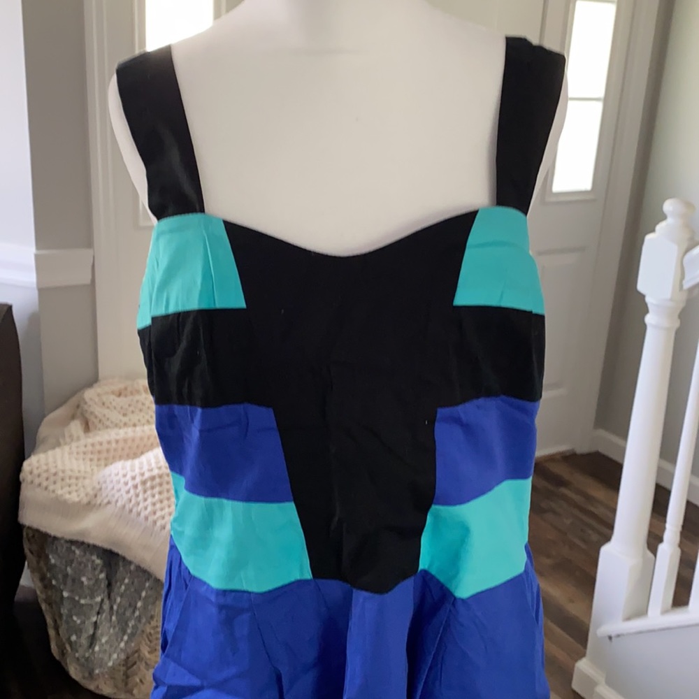Dress - Picture 2 of 3